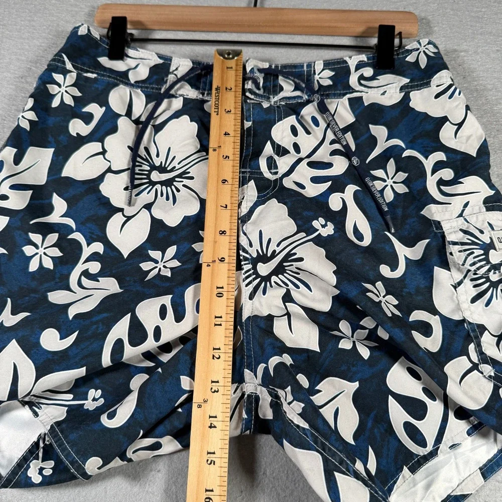 Vintage Quiksilver Silver Edition Mens Navy Blue Floral Board Shorts Size 33‎
